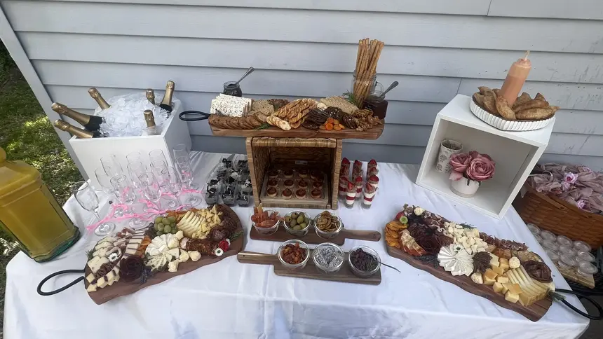 Personal box charcuterie