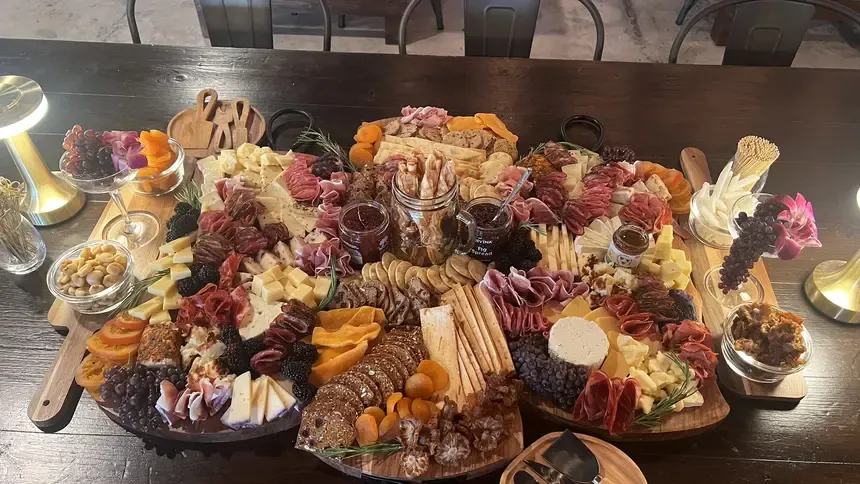 Personal box charcuterie