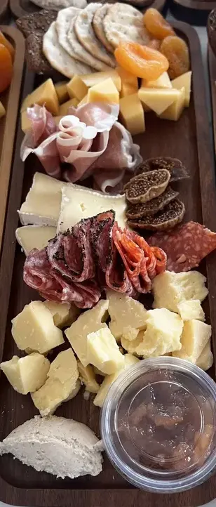 Personal box charcuterie